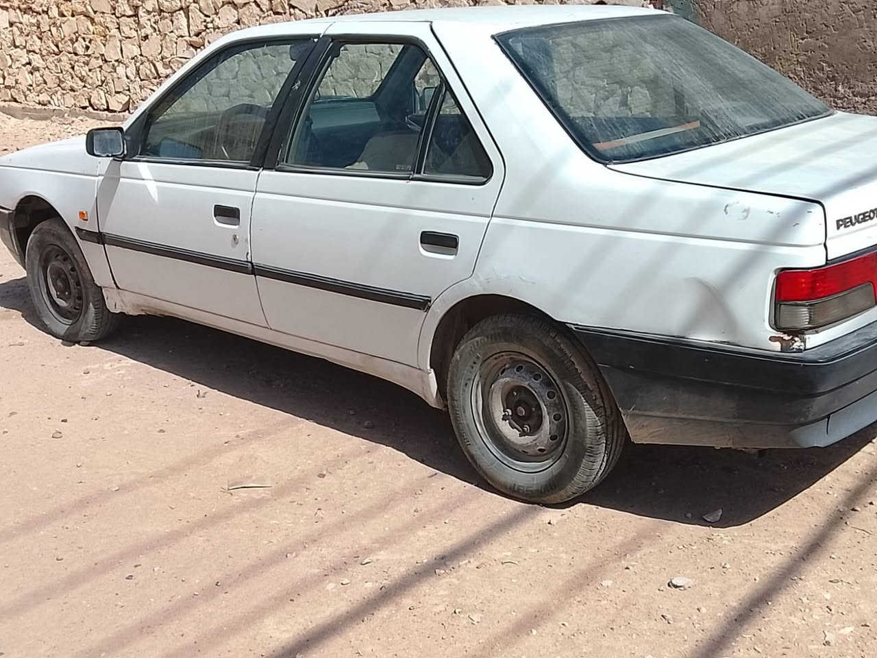 السلام عليكم بيجو روى للبيع موديل 2009 السياره جاهزه كير ومكينه وحداديه وتخم تاير السعر 19 وبيه مجال مكان السياره النجف الاشرف للاستفسار ***********
