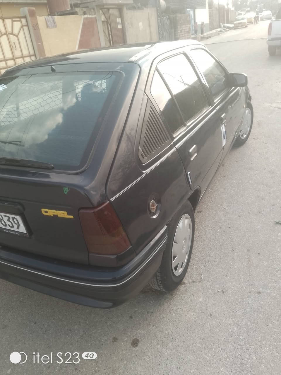 السلام عليكم كاديت للبيع موديل 1991سنويا تسقط ب2030 هزه جديده السياره مصبوغا فقط حزام جماليا ومصلح بيها دوأر ودوسات فقط محرك 16 مال كصا جديد طخم نضيف طخم تايات جدد كهربأيات فول شغاله و كاربون ورقي......... 
(السعر 28 ورقا)  و بيها مجال شي قليل 
الاتصال علا الهاتف فقط لا يوجد فيه واتساب 
***********
