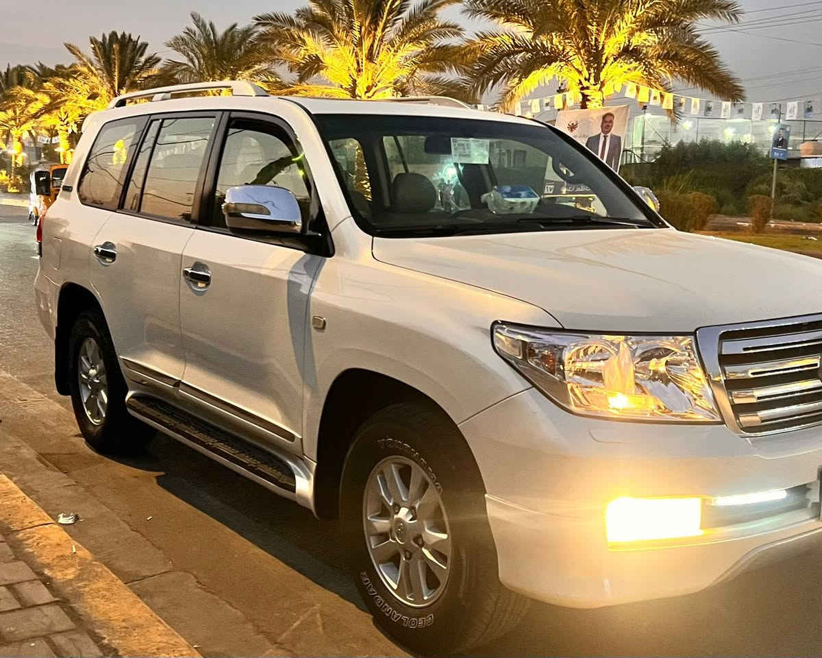 سلام عليكم عندي لاندكروز موديل 2011ستينيه  اصل مكفوله كفاله عامه ماشيه 200بسمي السعر 325$ او بيه مجال  ***********
