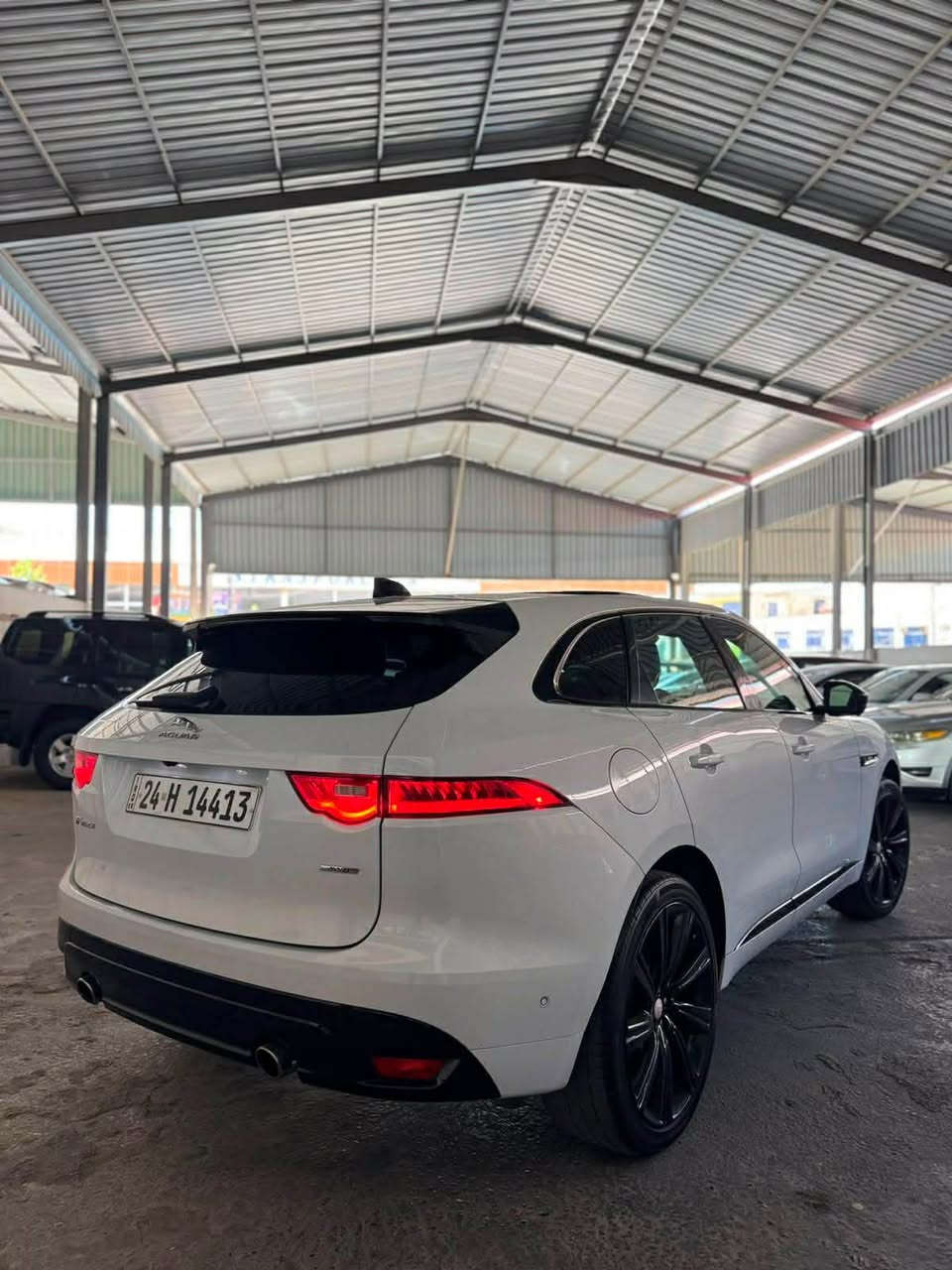 Jaguar F-Pace S 2017
R dynamic 
كفالة عامة وكالة سردار
سنة التصنيع: 2017
كيلومترات: 77000
ناقل الحركة: أوتوماتيك سبورت
عدد الاسطوانات: 6 اسطوانات
حجم المحرك: 3.0L
قوة حصان: 360 حصان
السوبر
نظام القيادة: دائما كل عجلة القيادة
فتحة سقف: بانوراما
داتاشوو
نوع المقاعد: الجلود الكهربائية - التدفئة - التبريد - التبريد
وسائد هوائية: 10
الشاشة: 1 كبيره
دشبول الكتروني كامل ديجيتال
مجسات: الرادار - مجسات - موقف سيارات
الكاميرا: 360 درجة
حجم الإطارات: 21 بوصة
مصابيح: رئيس تتحرك - زينون - إضاءة LED
ورايدها 370$ورقة
العنوان دهوك 
للاستفسار واتس اب فقط 
للبيع او مراوسه حسب القناعه
*********** دهوك, العراق
