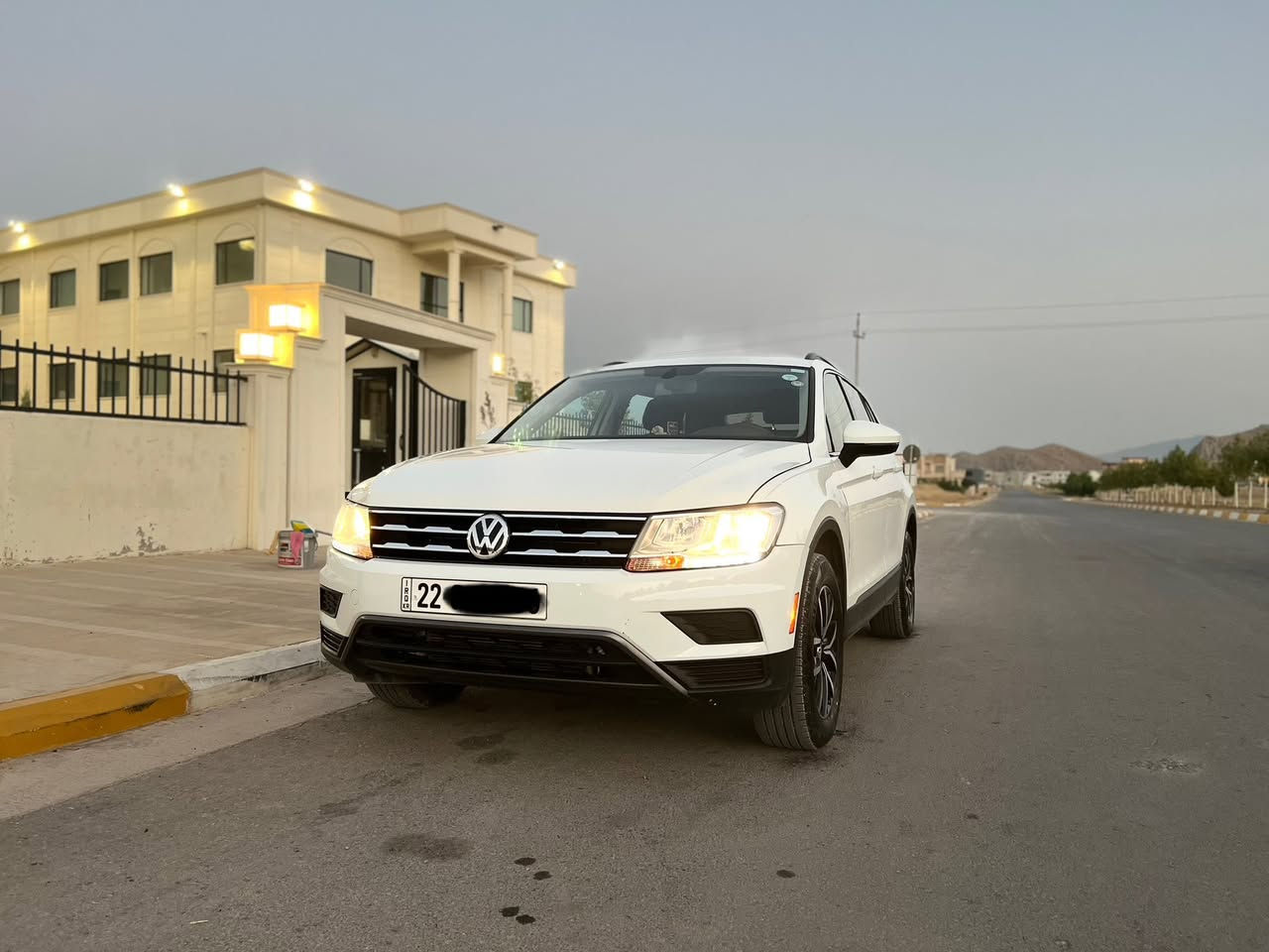 ڤۆڵکس واگن: تیگوان……
مۆدێل:2021……
مواسەفات:SE
بەسمەیە شەغالە سەقف پانۆڕامایە کامێرای دواوە کوشین جڵد
ناو ڕەش کوشینی سەیاقو سەکنی گەرمیە وە ڕادار پێشو پشتو تەنیشت وە حەساسە تەحدید سورحەیە شاشە گەورەیە  
وە 7نەفەریە مەکینە 20تی تۆربۆیە هەموو گیانی بەشەرت وە 
چامڵغی لای سەیاقی بۆیاغە بێ ناو گرتن وە نیو دەرگای سەیاق  بۆیاغە ئەویش بێ ناو گرتن گشت گیانی بەشەرتە سەیارەکە نموونەیە لەجوانی وە تەنها33 هەزار مایڵ ڕۆیشتوە

نرخ: ڕێکەوتن 
ڕەقەم مۆبایل:
کۆڕەک:***********
ئاسیا:***********
