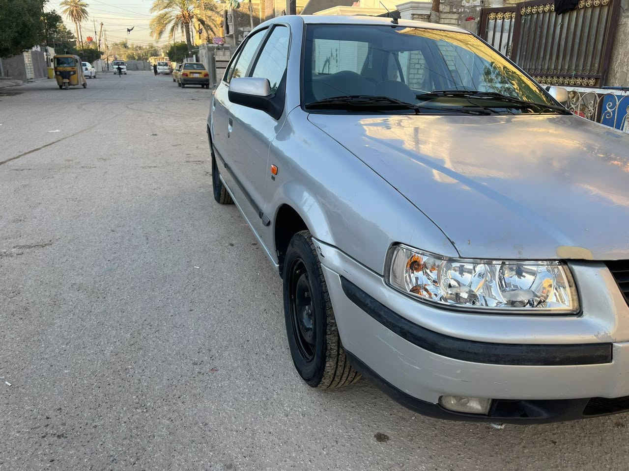 السلام عليكم 
سمند 2009

مكفوله مكفوله من صبغ وضربه 
تخم تاير جديد
صدر حدايد خير من الله 
بس يحتاج اله تجفيت 
سياره نضيفه 
سعر 37وبيه مجال مكاني الزعفرانية 
***********
