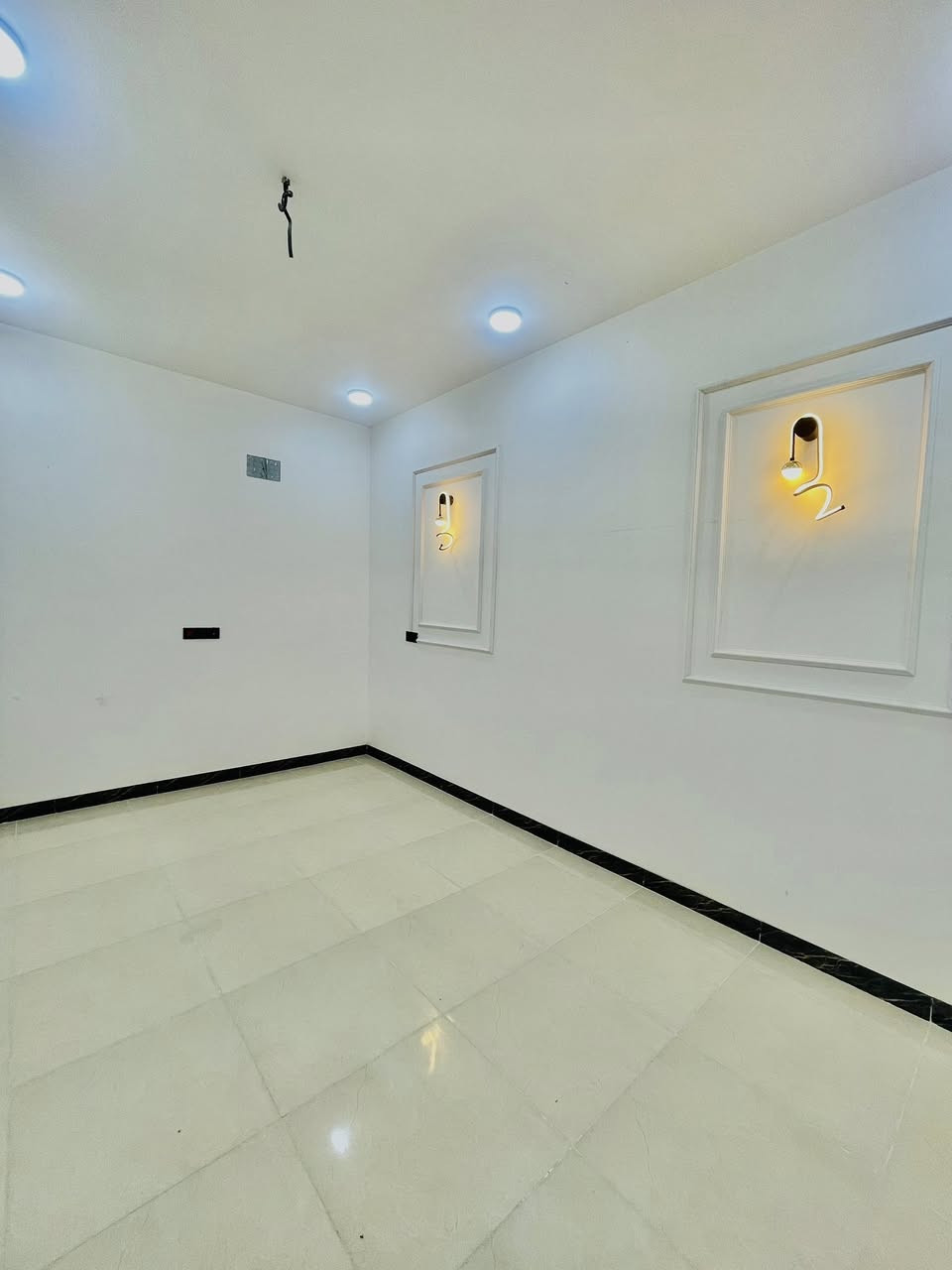 سلام 🙋‍♂️ 

#دار_مساحه_١٠٠_م

طابو زراعي سند ٢٥ صرف

النجف #ملحق ميسان خلف سكله الكرعاوي
 
ملاحضه  البيت يبعد عن شارع 60 (١٠٠ متر )

بناء ممتاز 
بناء ممتاز 

درجه اولى ) 
 ***********
