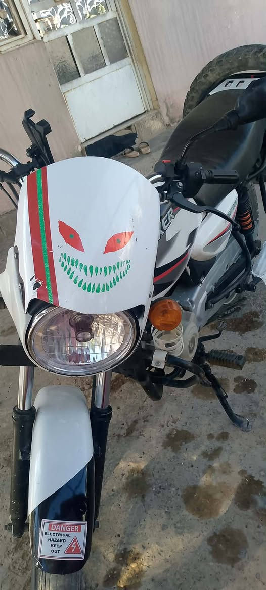 بوكسر 21
دراجه كامله اي نقص مابيها 
سعرها 800 
بعقوبه باب الدرب 
***********
