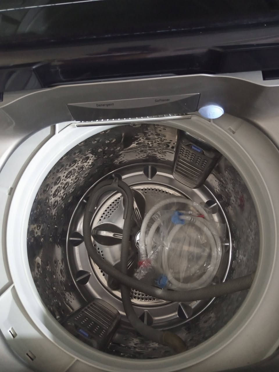 السلام عليكم
غسالة اوتوماتيك أيلجي 19 كيلو مستعملة اخو الجديد انفيرتر اقتصادي حار وبارد وسعة مالتها أكثر من ثلاث بطاطين مداخلة تصليح نهائياً 
السعر 500 وبيها مجال للشراي *********** واتساب او أتصال
