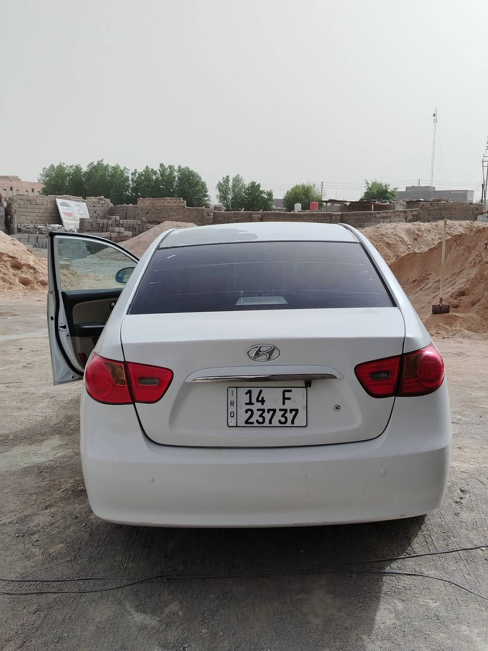 الانتره صابونه 2011 سياره مصبوغه حزام وارد خليجي حادثه جاملقات ثنينهن بس عل خفيف يعني ما متذيات كلش تريد ثلج تدفئه مكينه وكير جدد بسمي سياره رقم نكليزي مكان البصره زبير.  سعر 90 وبيه مجال            ***********
