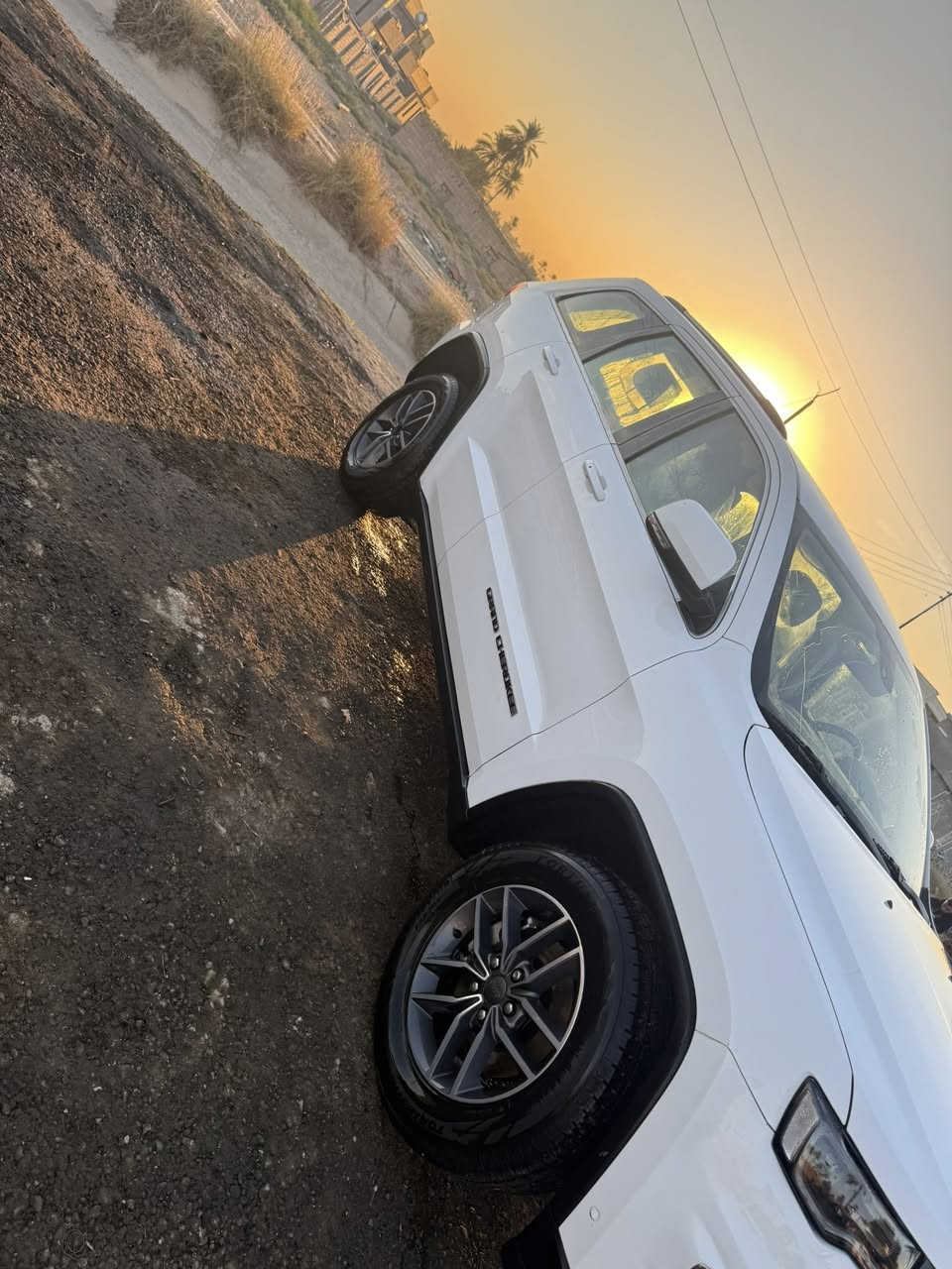 بسم الله الرحمن الرحيم 
سلام عليكم ورحمة الله وبركاته 

سياره جيب كراند شيروكي للبيع 

فئه الاريدو

مواصفات السياره 

مكينه سته 6️⃣ سلندر ٣٦٠٠

فتحه سقف 

بصمه

تحكمات  ستيرن 

شاشه وصطيه 

لدات نهاريه 

حساس امامي 

حساس خلفي

خمسه 5️⃣ وضعيات قياده

دفع رباعي 4️⃣ 

كشنات كهرباء 

تبرين  قطعتين

زراق عله الآيتات

كشنات حظن جلد

ملاحظة 📝 ❌❌(((((السياره خليجيه)))))

السياره موديل ٢٠٢٠

ملاحظة 📝 ❌❌(صبغ دعاميه خلفيه +صبغ دعاميه اماميه )

سعر السياره ٢٨٥

رقمي.      ***********
