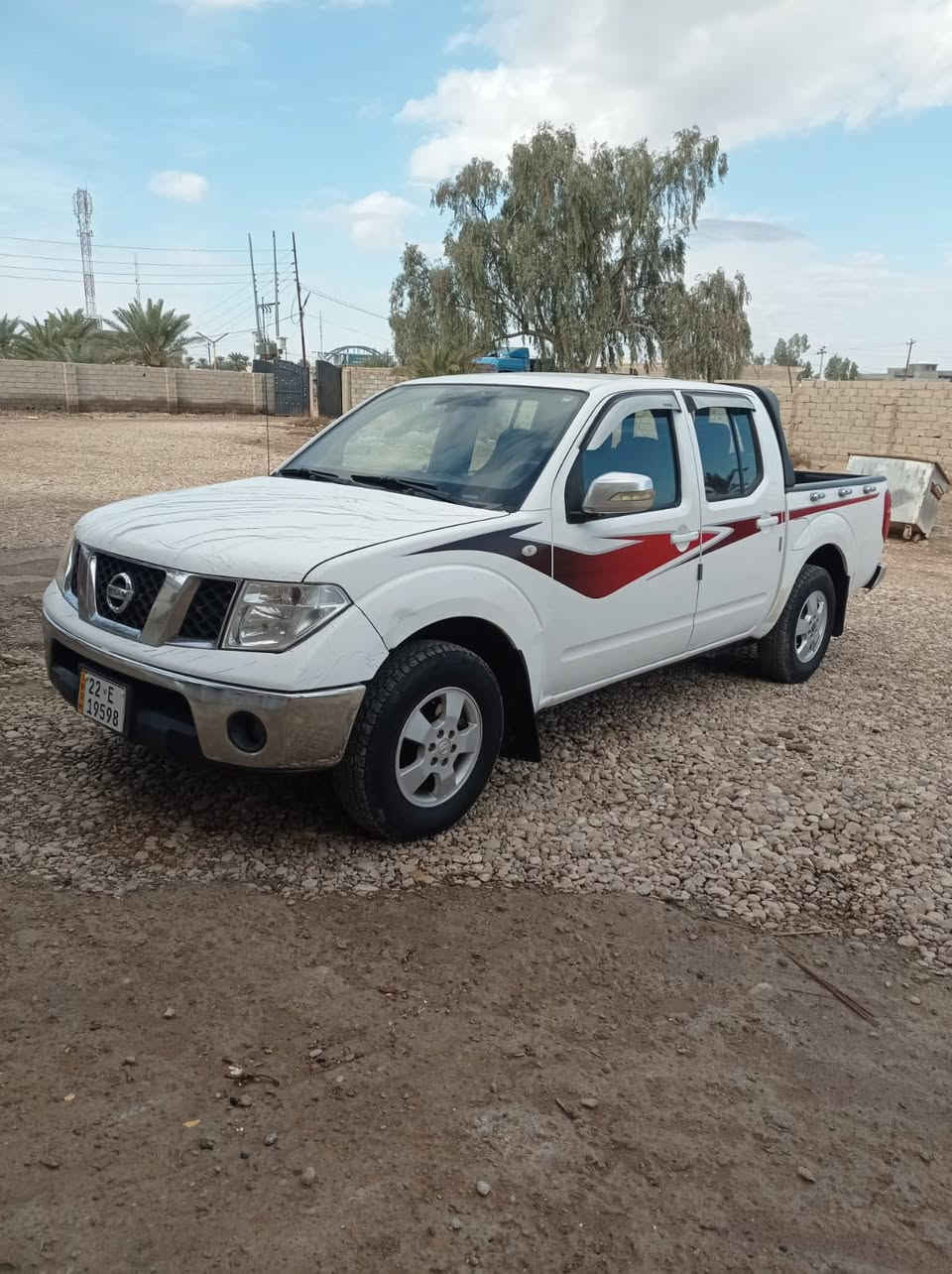 سلام عليكم نيفاره للبيع او مراوس بقل منها سعرموديل 13 سونار مرفق بصور محرك مجفت على ايدي بعده بالضمان كير اوتماتيك تخم تاير صدر خير من الله يرادلها بس شمعات تبريد دتفئ شغاله رقم اربيل سنويه 32 هزه جديده السعر 125 وبيها مجال (***********) مكان سياره ديالى كنعان
