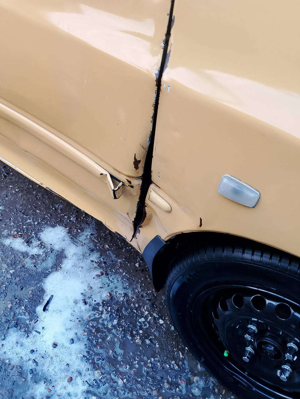 السلام عليكم 
سياره سايبا منغولي موديل 12
السياره جاهزه مابيها اي نقص 
حداديه جديده امامي خلفي 
محرك وكير برايد كفاله سياره خير من الله 
مال جناي بس تبريد البارحه شغلته لكيته طاير الغاز شنو سبب ماعرف تبريدها ثلج بصيف 
السياره رقم احمر راعيها موجود ايريد تحويل 
السياره مطلوبه هيئه من 2019 
وعليها غرامه 250الف 
اني ابيع على هل وضع بس اتحقني بتحويل 
رجاء رجاء لأحد يخابرني ويكلي سياره شبيها مابيها شواصي معمرات وبيها هاي ضربه باب وجاملغ سياره ترايك وين ميعجبك ناعمه وترايها مال 18
السعر 17ورقه ومالي دخل بكلشي كلشي ع مشتري اتفاق تطلبني بتحويل وكعدك ويه صاحبها 
واسف على لاطاله 
***********
مكان سياره بغداد دوره
