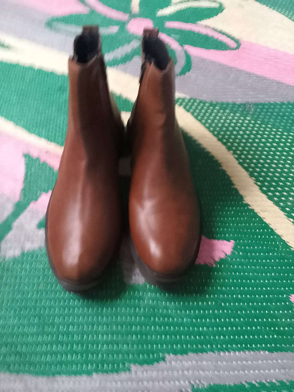 بوت رجالي جلد تركي اصلي السعر 15الف قياسات 43 44 المكان الشطره بلشوملي 
***********
