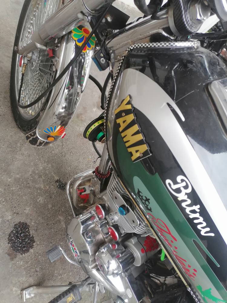 سەرەتا بەناوی خودای گەورە ئەم مانتۆرە بۆ فرۆشتن حیمیایە مەکینەو گێروو هەمووی بەشەرتە مانتۆرەکی هەتا برێی جوانە هەمووی درووست کرایە شانسی نیکلە کامل دەستکاری و نیکلە کامل جوان کاریە پێی دەلێن حیمیایی مەنەفێست ئەسلیە لەهەولێرە ئەگەر موشتەرینی و لێی نازانی توخوا سوکیشی مەکە لەگەر رێزم *********** أربيل, العراق
