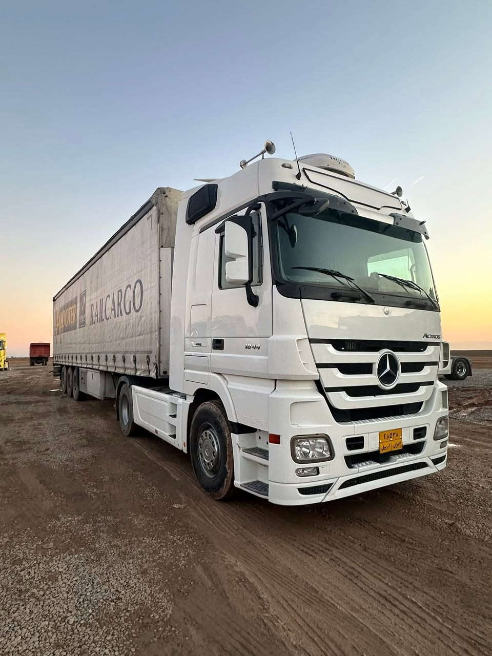 للبيع مارسيدس اكتروز تريله جادر
موديل 2011
الحجم 1844
مواصفات سياره كامره حساس 
ريتايدر تبريد ثلاجه مبرده عل قماره 
عربانه شمتز 
***********
5$ او بي مجال
