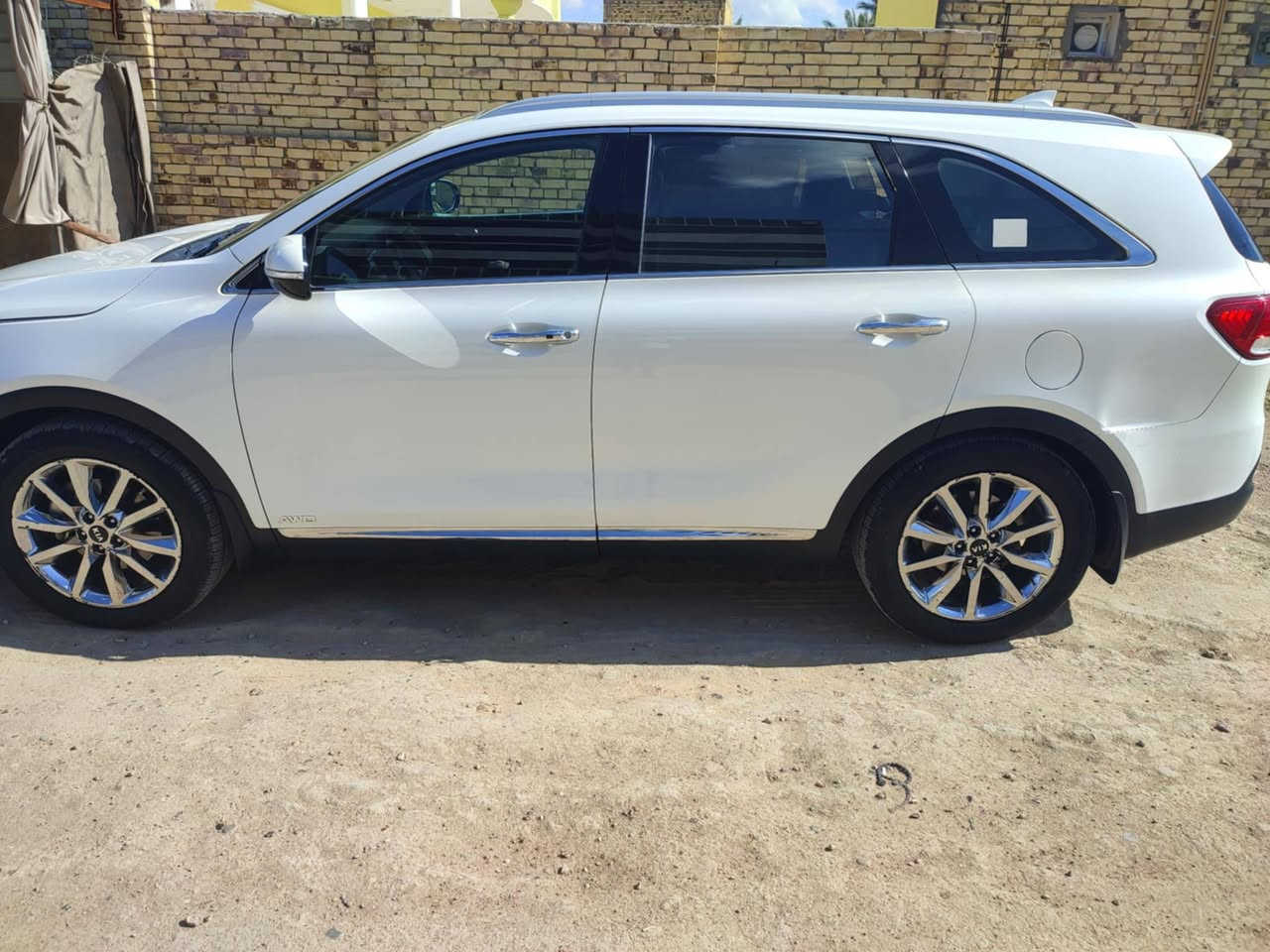 سورنتو موديل 16كويتي فول مواصفات 1/1 محرك 6 سلندر سبعه راكب ثلاث قطع تبريد بنراما فور ويل كشنات كهرباء تدفئه تبريد سايد بريك بصمة شاشه كبيرة جنطة كهرباء زراك لايت مري شفط حساسات امامي خلفي كامره دواره  سيارة كفاله عامه من ضربه وصبغ فقط بارد بسيط رقم بغداد دولي باسمي تحويل مباشر230 وبيها مجال
اي استفسار ‏‪0781 197 3008‬‏
