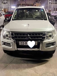 باجيرو 2016 ابيض صدفي  حبتور  فول مواصفات  شاشه  تحكمات ستيرن لد نهاري...