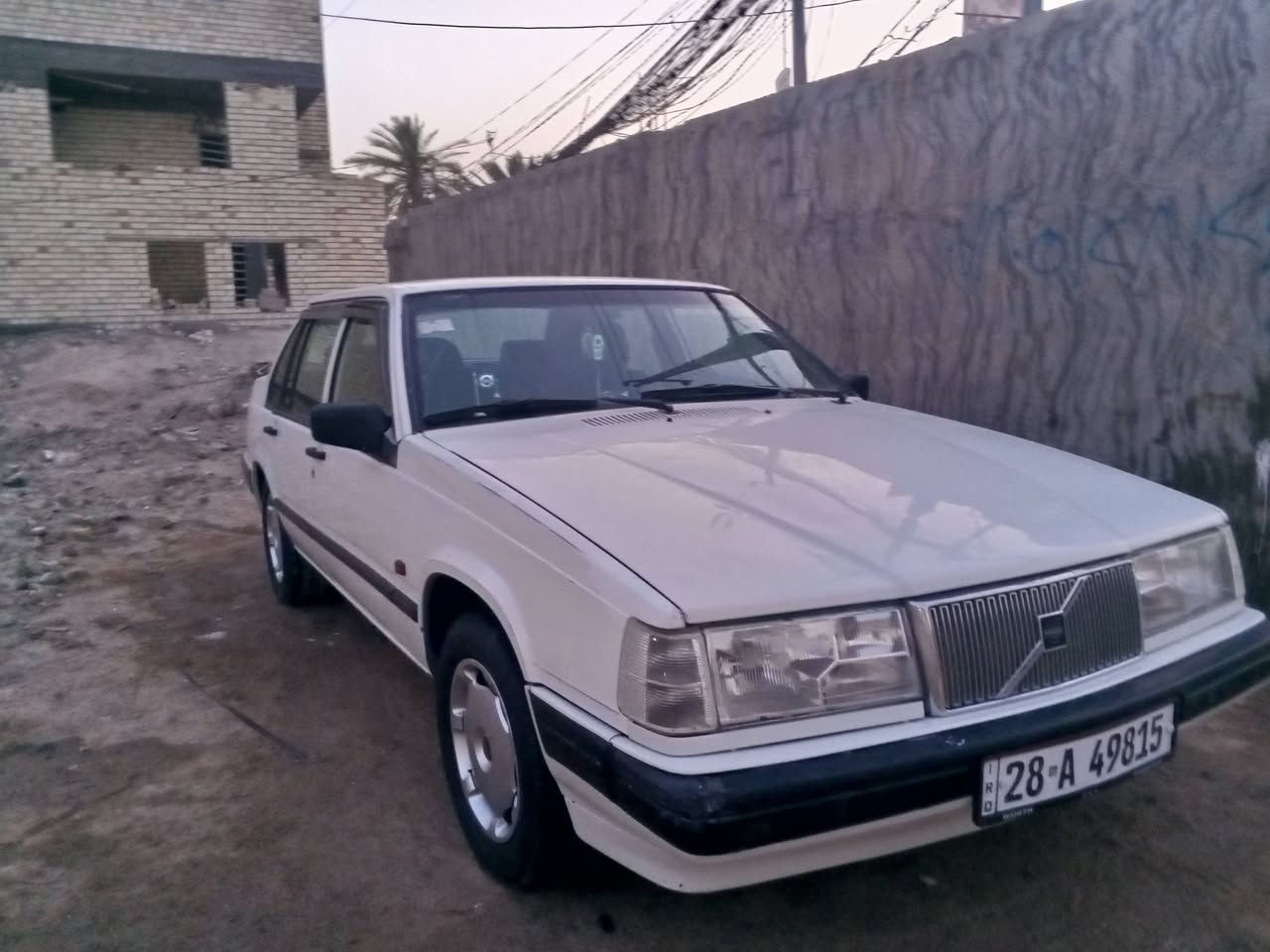 سياره فولفو 940 مكفول صبغ بلادي تبريد تخم تاير حدادي جديد محرك عادي غرفه جديد كهربائي كل شغال مكان نجف رقم نجف ***********
