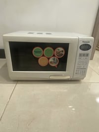 مايكرويف ماركة بانسونك النوع: Panasonic  الحالة: نظيف جداً، استخدام خف...