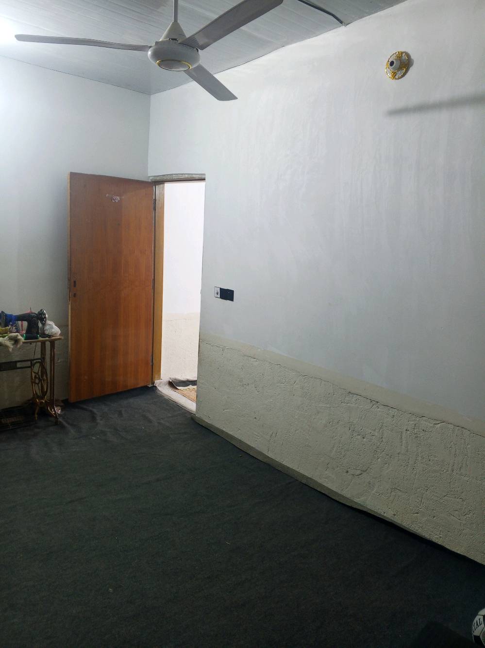 السلام عليكم دار للبيع مساحه 85 متر لبيت كامل سقف سندويج العنوان شارع الحولي مطار يوجد شارع قرب مدرسه در النجف الاهليه لبيت يصير اخير شي قرب اسواق بركات ابا الفضل العباس 
سعر 13 وبي مجال
رقم الهاتف ***********