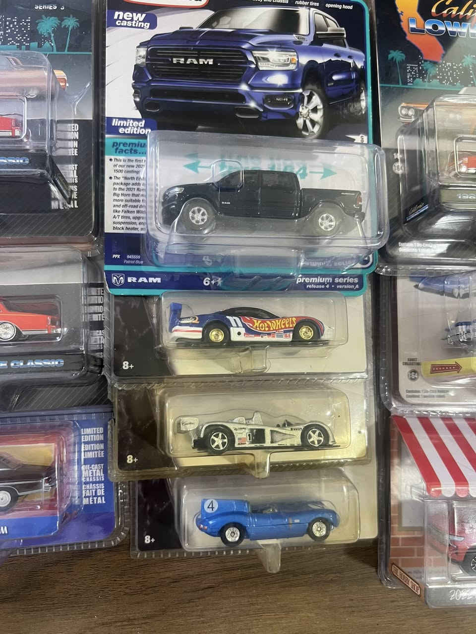 مساء الخير اصدقائي
1/64 من شركات مختلفه 
Greenlight &autoworld&hot wheels&johnny lightning
تباع المجموعه كامله 
سعر القطعه 16 الف. 
المجموع 336 الف قفل غير قابل للتفاوض 
الستلام مباشر. او توصيل


**إذا كنت صاحب هذا الإعلان وتريد حذفه لأي سبب، رجاءا أرسل رسالة إلى الدعم الفني**