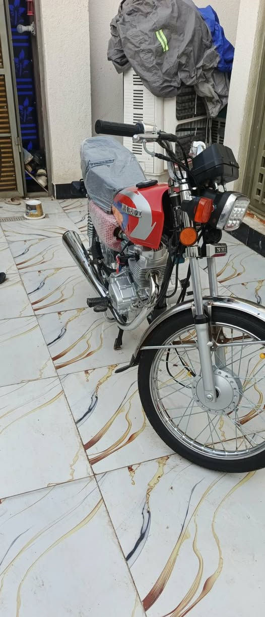 سلام عليكم شباب دراجه تعمير للبيع نامه شلامجه مديل 26  اوراق7 اسكنر  المكان ميسان واتساب ***********
