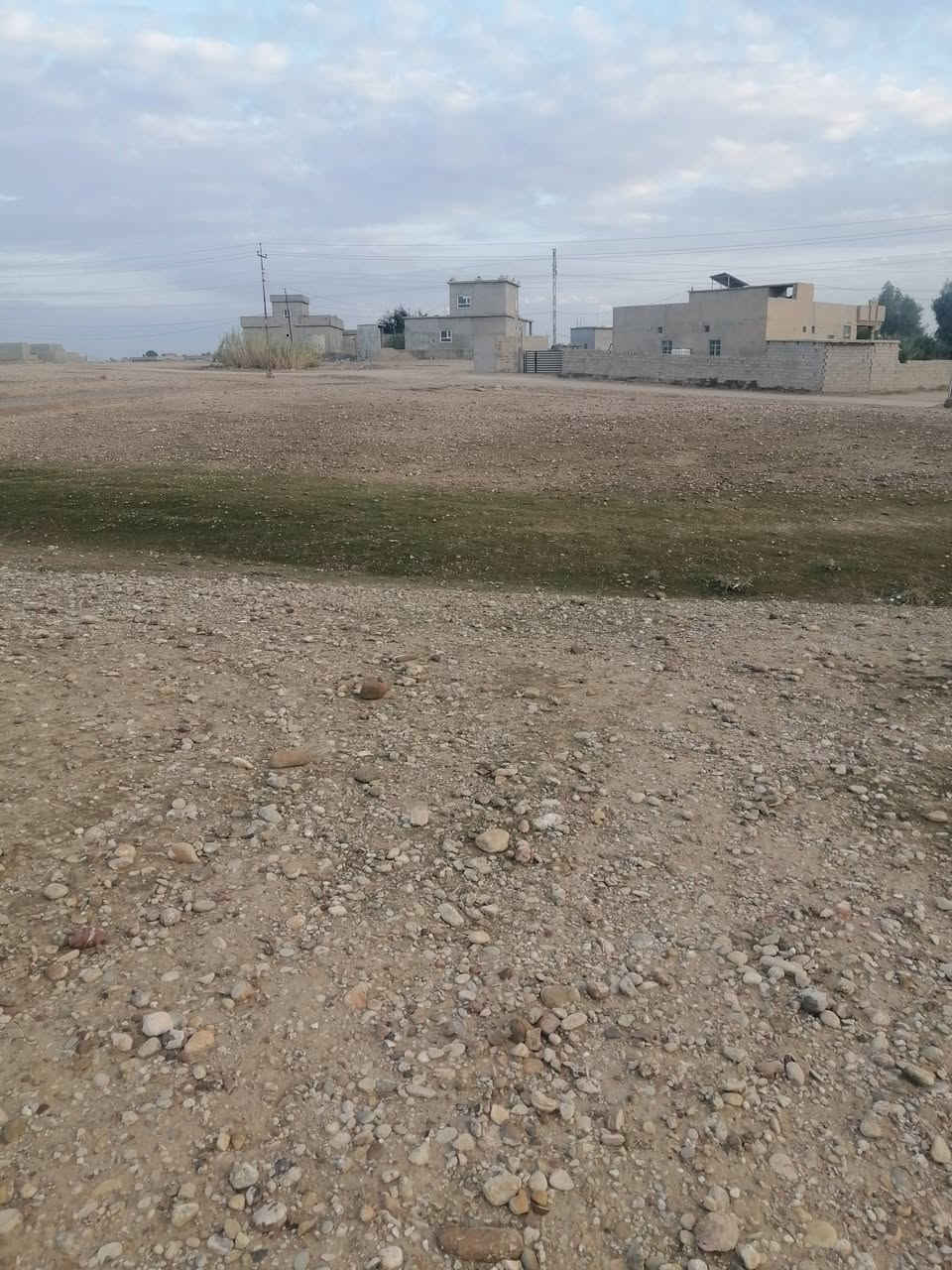 ارض للبيع مجاور ثانوية الصباغيه للبنين علمآ كافة الخدمات من ماء وكهرباء اتريد قطعه عل 500متر سعر القطعه 5مليون اتريد شلع هم يرهم علمآ  شارع الرئيسي 8متر والفرعي 4متر للستفسار ***********
