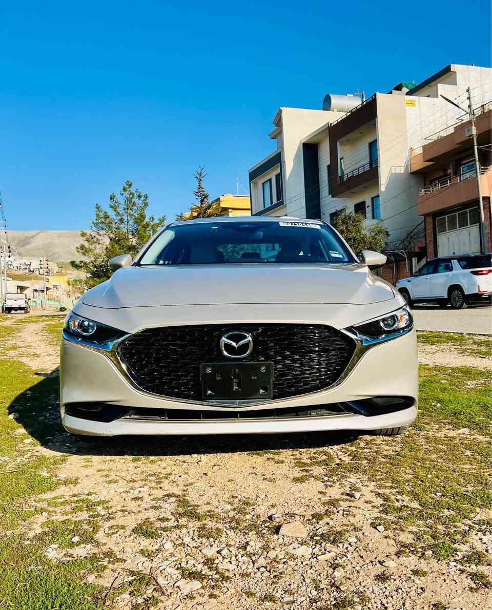 مازدا ٣ مۆدێل ٢٠٢٥ مواسەفاتی پریفێرد تەنها ٨٠٠٠ میل ڕۆیشتوە سەیارەکە زۆر جوان و بێ نوقسانیە مواسەفاتی فولە تەنها ٥ کامێراو داتا شۆ نیە هەموو مواسەفاتەکانی تری هەیە بێ تۆربۆ  ژمارە کاتیە ٣ مانگ مۆڵەتی کاتی هەیە نرخی ١٤٠ وەرەقەیە بۆ زانیاری زیاتر پەیوەندی بکە بە *********** السليمانية, العراق

