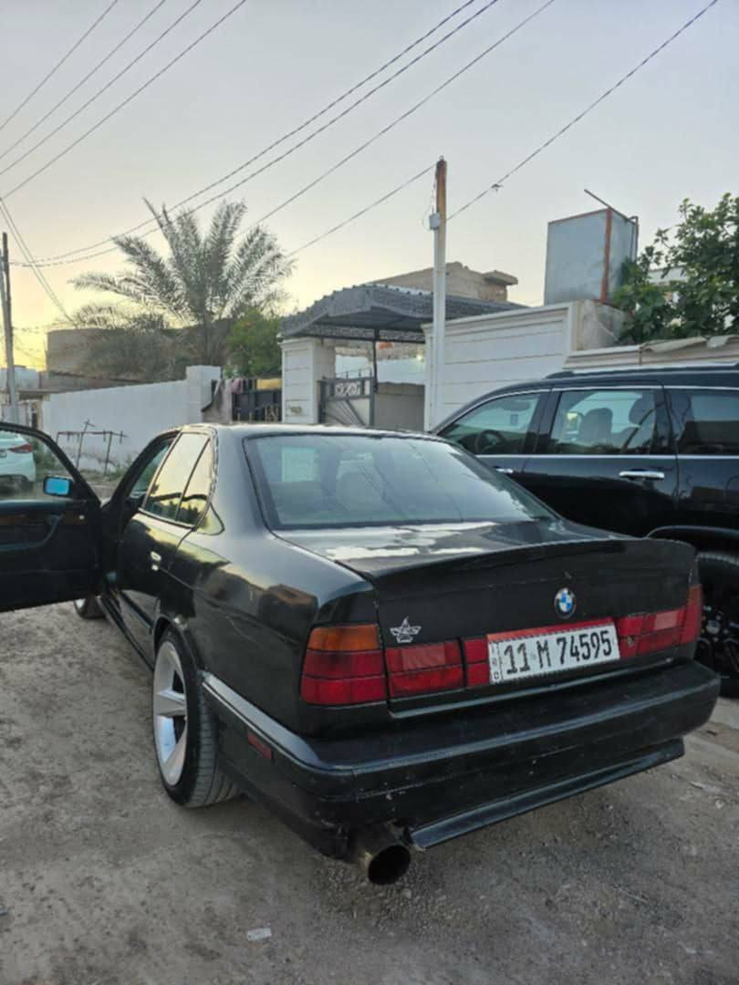 السلام عليكم البيع او مراوس حسب القناعه /بيم حجم 520i كير عادي مكينه مسكر 25 خيط بخار قليل  مديل 91 صالحه رياضي  ويل هامن سنتر لك ريمون حت الجام يصعد  رقم بغداد  مكاني ديالى *********** السعر 40
