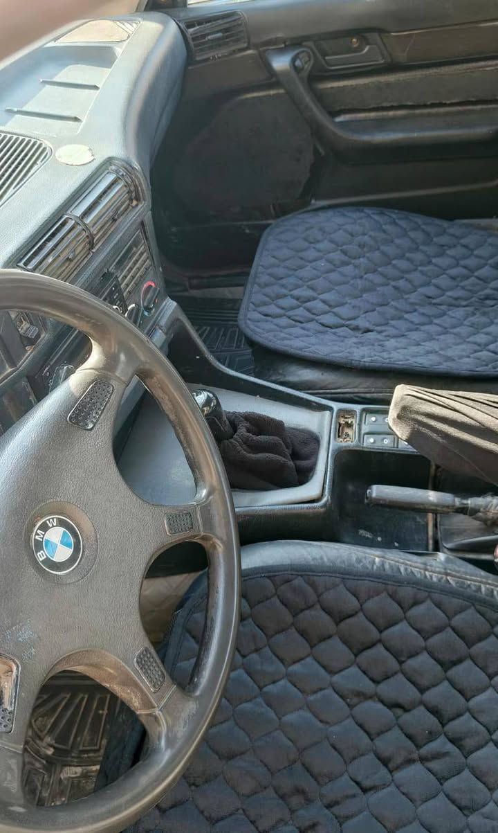 للبيع او مراوس 🇮🇶
BMW 535i
گير عادي
موديل 1990 ___ رقم مثنى 
مكانه السماوه تفاصيل اكثر 
مراسلة خاص واتساب ***********
