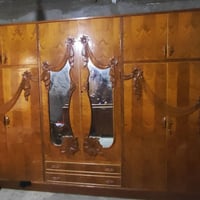 عندي هاي الغرفة للبيع مع الدوشك السعر المطلوب مليون ومائتان وخمسون ألف...