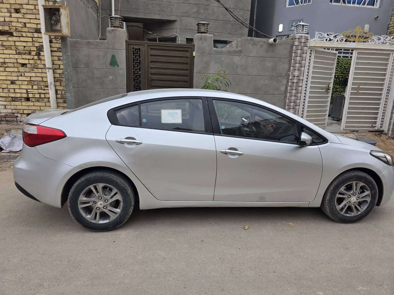 سلام عليكم كيا سيراتو 2015 خليجي رقم  دولي تخم تاير جديد بيه 3 قطع صبغ محرك 1600 السعر 110 مكاني ديوانية حي الجامعه رقمي ***********
