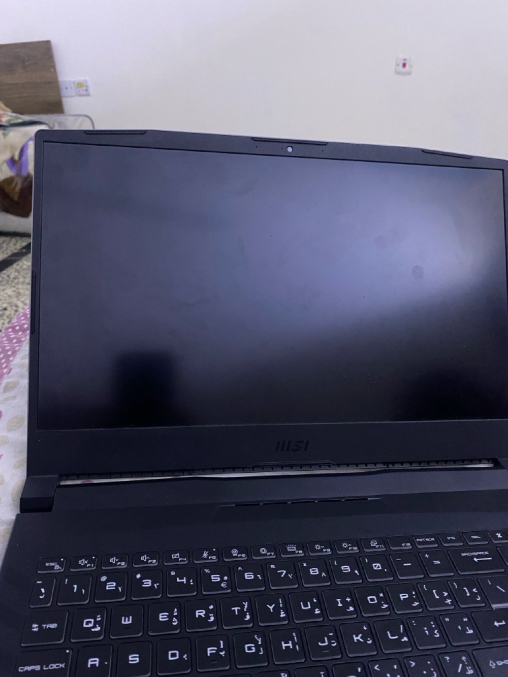 أعرض لابتوب MSI Crosshair 15 بمعالج Intel Core i7 من الجيل 11 وسرعة تصل إلى 2.30GHz. يتميز بذاكرة RAM تصل إلى 32 جيجابايت وقرص صلب بسعة 477 جيجابايت مع بطاقة رسومات 4 جيجابايت NVIDIA GeForce RTX. الجهاز في حالة جيدة جداً ومثالي للألعاب والبرامج الثقيلة.