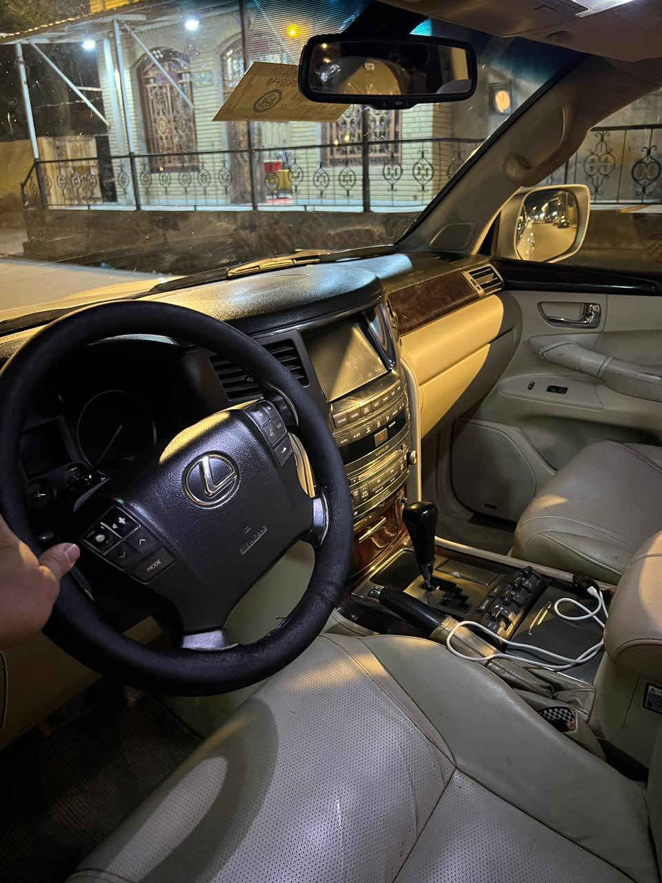 لكزز موديل 2009 رقم كروك  عليه كمرك بيه صبغ جاملغ امامي والباقي كفاله بيه او مرواس سعره 260 رقم عنوان بصره ***********
