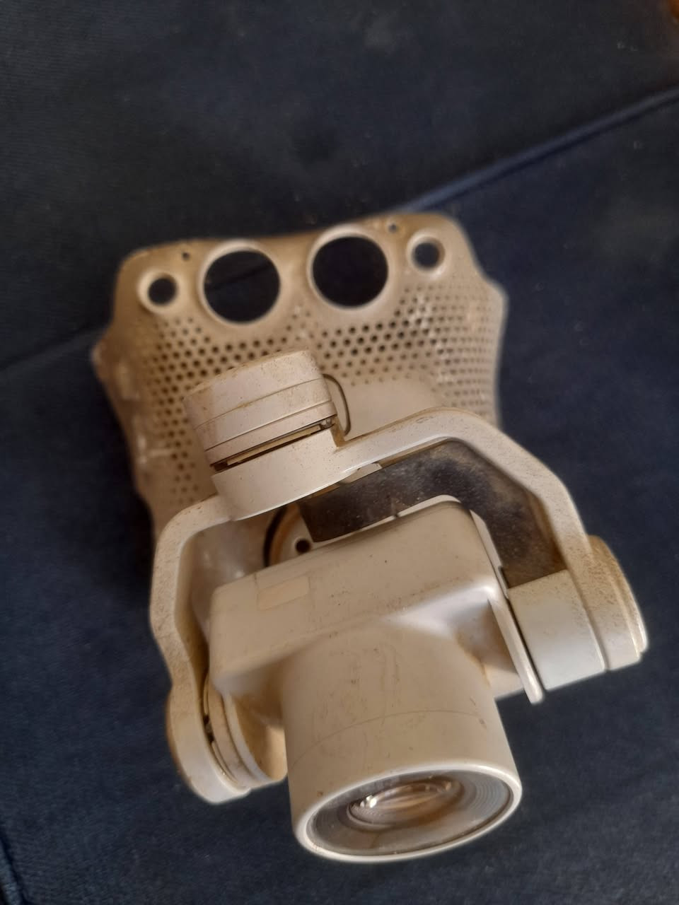 هذا الجزء هو عبارة عن gimbal (مانع اهتزاز) وكاميرا بديلة لطائرة DJI Phantom 4.يتوافق هذا الجزء مع طرازات Phantom 4 Pro و Advanced و V2.0.يعتبر هذا الجزء جزء صيانة دقيق ويتطلب برامج خاصة للمعايرة والضبط بعد التركيب 🌹🌹🌹🌹


**إذا كنت صاحب هذا الإعلان وتريد حذفه لأي سبب، رجاءا أرسل رسالة إلى الدعم الفني**