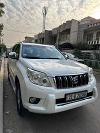 برادو 2010 خليجي مكفوله كفالة عامة لا ضربه ولا صبغ فقط بارد في الباب ا...