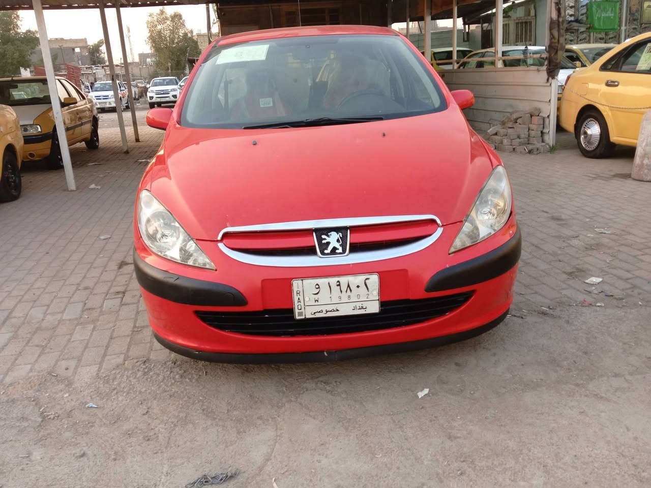 السلام عليكم بيجو 2005 بيه مكانات صبغ مكفولة من الظربه كير مكينه صدر تخم تاير  كهربائيات دواخل بلاد تبريد ثلج ثلاجه شغاله السعر 55 بيه مجال حك الجيه ***********
