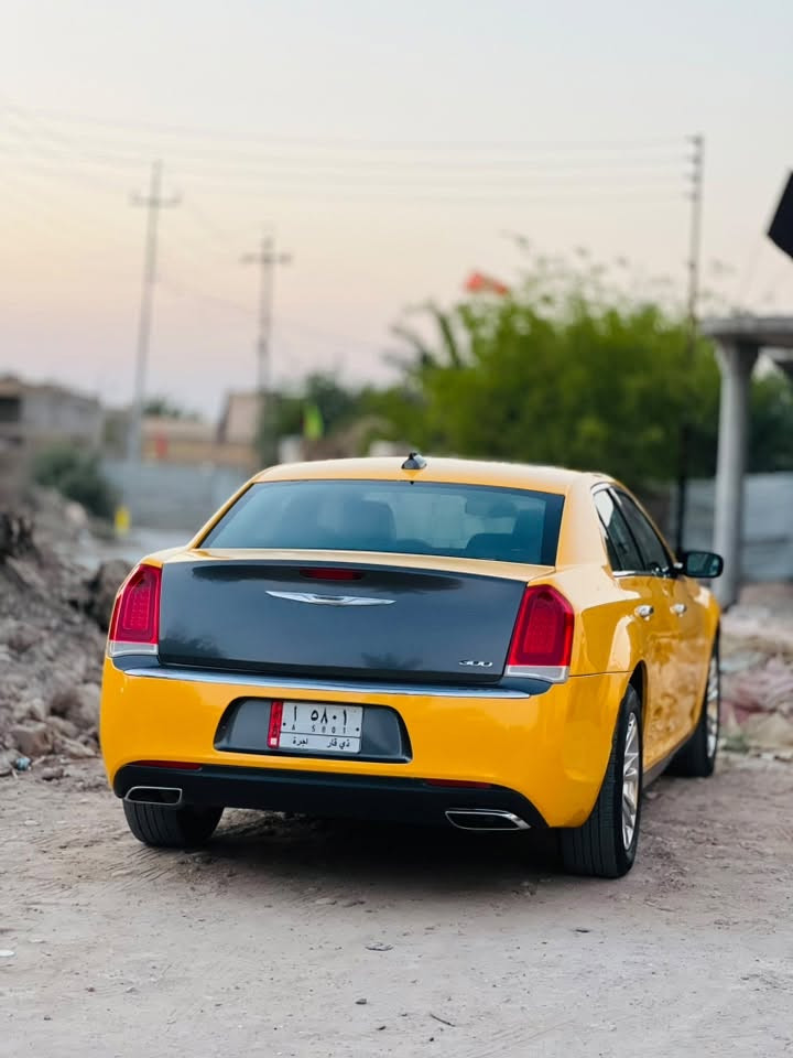 تنويه للبيع فقط ‼️‼️
اوباما كرايسلر للبيع مديل 16 معلايه 21 سياره مال جناي  
مقدماً صار اكثر من سنتين مامشتغله خط طلعتلي عاطلين وعفته 

مواصفات: ويل كروم اصلي لايت عالي ناصي زنون  كشن جلد  تشغيل عن بعد الكشنات تدفئه تبريد  كير ماوس. تبريد قطعتين امامي وخلفي .  سياره نضيفه بمعنى الكلمه حادثه بدون تبديل بدون دواخل بيه بارد بسيط 
حادثه مرفق مع الصور . كير مكينه مكفولات . حداده اماميه وخلفيه جاهزه السياره تخم تاير  انضمة قياده  كشن خزن ميموري 3 انضمة .  

السعر: 183 والشراي بيه مجال بيه خير ويدلل 

مكاني ناصريه قضاء الجبايش 

رقمي : ‭***********‬
