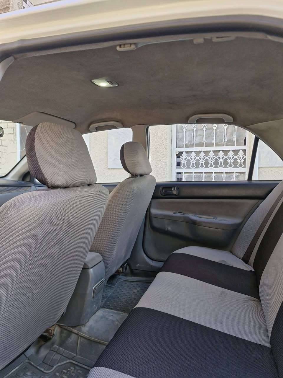 السلام عليكم
لانسر موديل 2010 للبيع خليجي شركة عامة السيارة مصبوغة حزام للجمالية مكفول شواصي ولغود 
 ضربه بالچاملغ الأيمن والجاملغ مبدل واشويه بخشم البنيد هو والدعاميات الدعاميه الخلفيه اصليه ومصبوغه والاماميه تجاريه وطخه باب السايق 
ملاحظه/السيارة مطلوبه للمصرف بس انته تأخذها صافية واكفلك التحويل .
السيارة بيها منظومة غاز والمكينة كايمة يعني يرادلها مكينه 
السعر ٦٥ ورقة العنوان الشعلة 
رقم الهاتف /***********
***********
