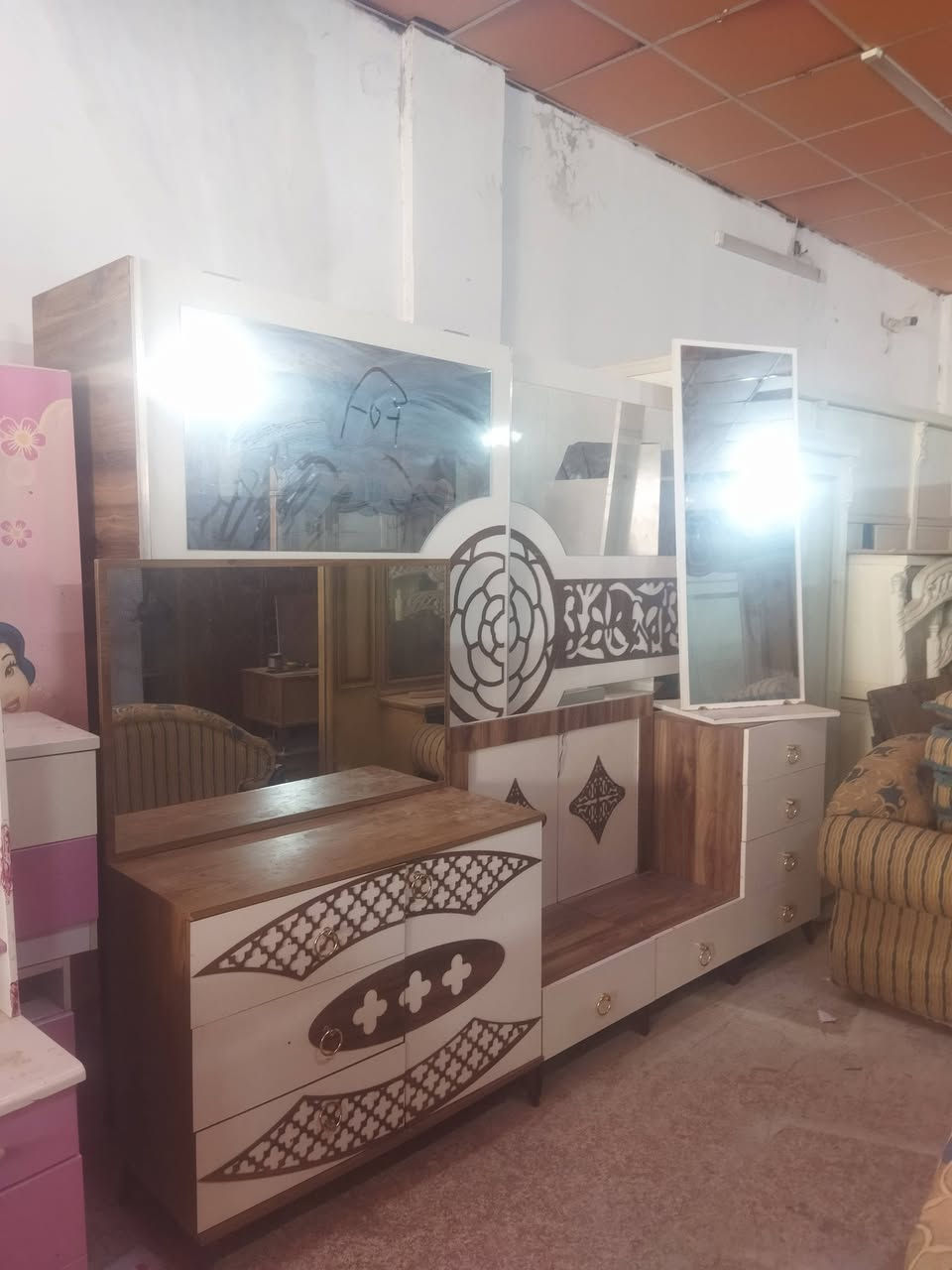 سلام عليكم
غرفه تركيه 7 قطع نضيفه ومرتبه
سعر 325 
كامله بس تشد


**إذا كنت صاحب هذا الإعلان وتريد حذفه لأي سبب، رجاءا أرسل رسالة إلى الدعم الفني**