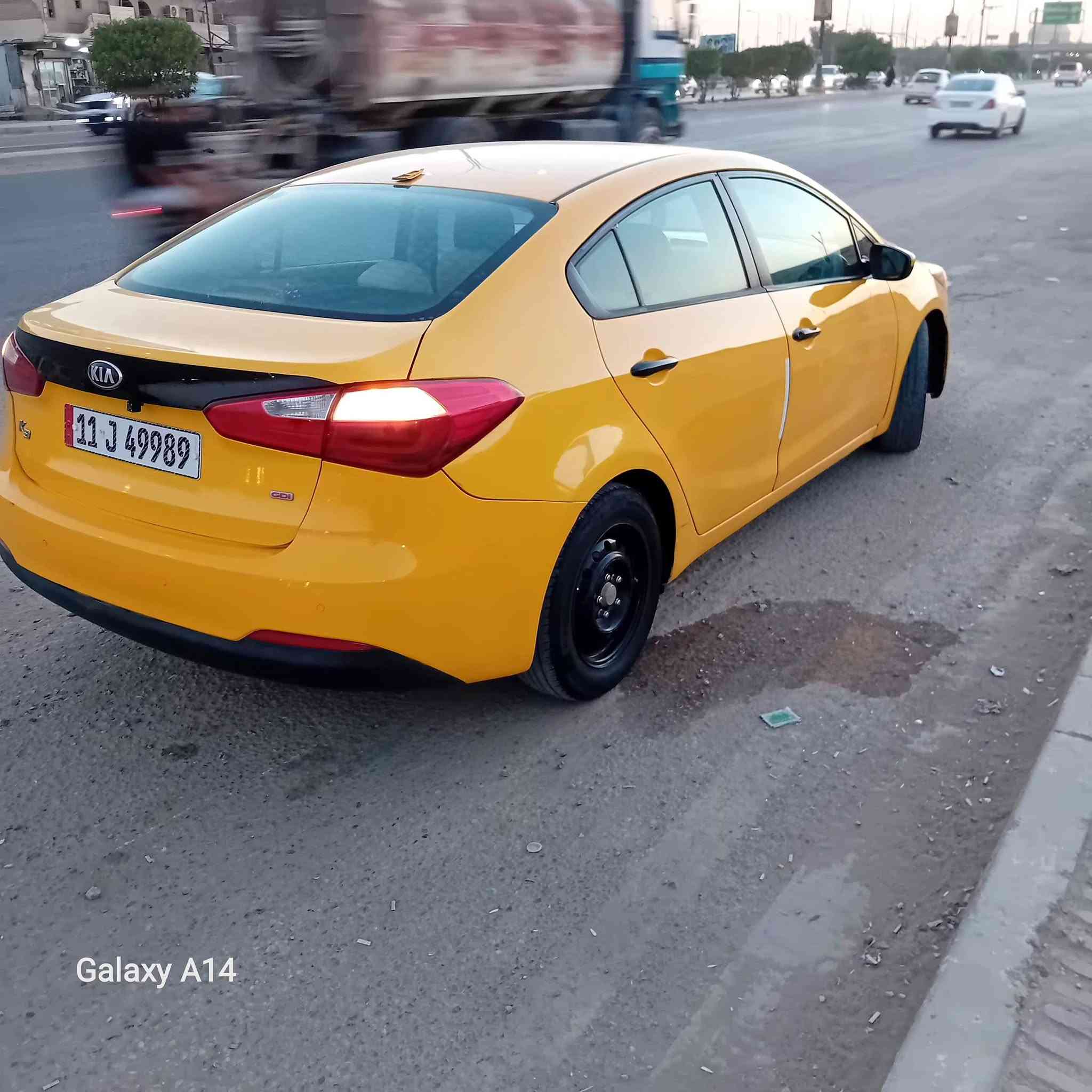 سلام عليكم سياره كيا فورتي موديل ١٤رقمه بغداد انكليزي بأسمي حادثه بالجنطه السعر ٩٥وبيه مجال العنوان حله حي العسكري شارع ٨٠ إتصال على الرقم ***********
