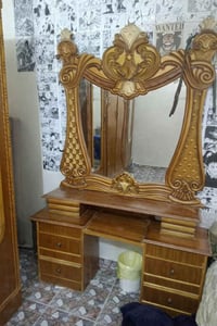 ميز امرايه انجاره للبيييع ب50 الف وبيها مجال للشاري الاتصال ع 07730281...