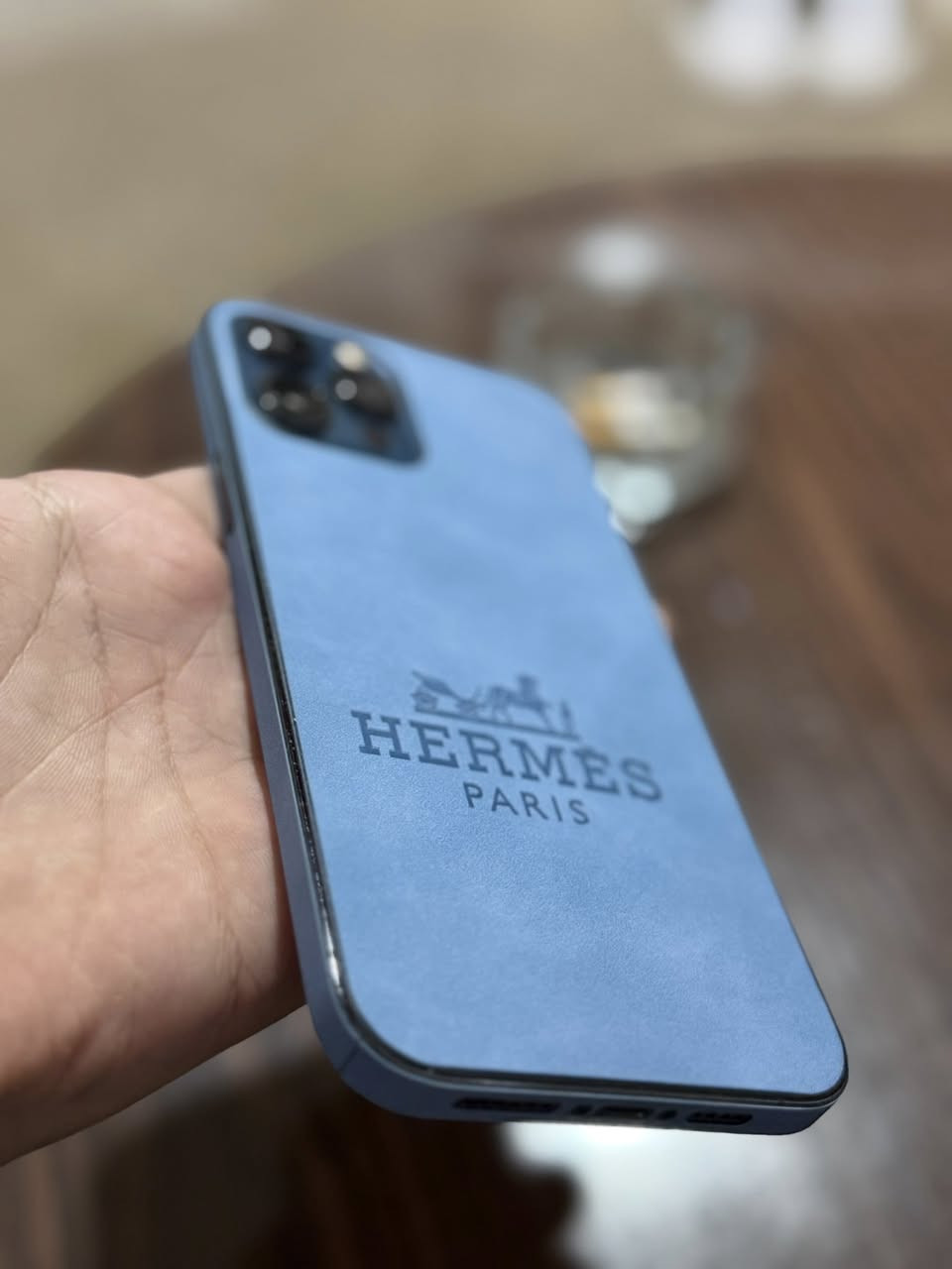 12 برو ماكس
ذاكره 512
مبدل شاشه وبطاريه 
م ( الشاشه مرات تشكل نوعيتها مو مضبوطه ) 
الضهر بي فطر ناعم ومغلفه كامل 
والكامره بيها خط ناعم مبين بل صور 
375 الف
***********
