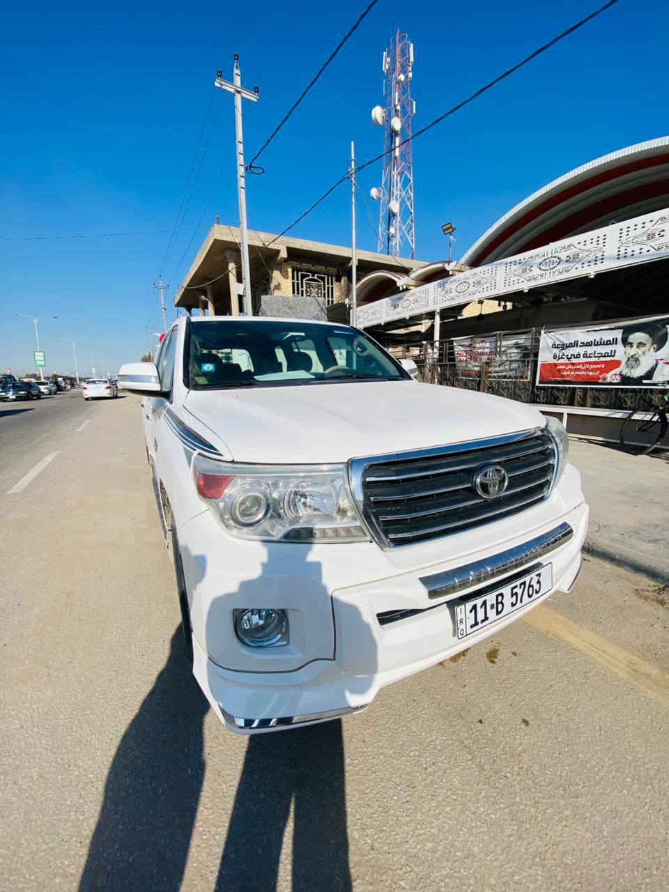 سلام عليكم للبيع لاندكروز2008محدثه 2014 داخل وخارج بيها الجاملغ الامامي مبدل من جهت السايق اثر ضربه خفيفه سياره غير هاي مكفوله كفاله عامه وشرط الفحص مكينه جديده كشنات جلد وكهرباء سياره مال جناي تأخذها ما ذب عليها فلس جديده بمعنه الكلمه من شواصي ولغوده كلها كفاله وسعر السياره 280وبيها مجال بصيط ‏‪‏ ***********
