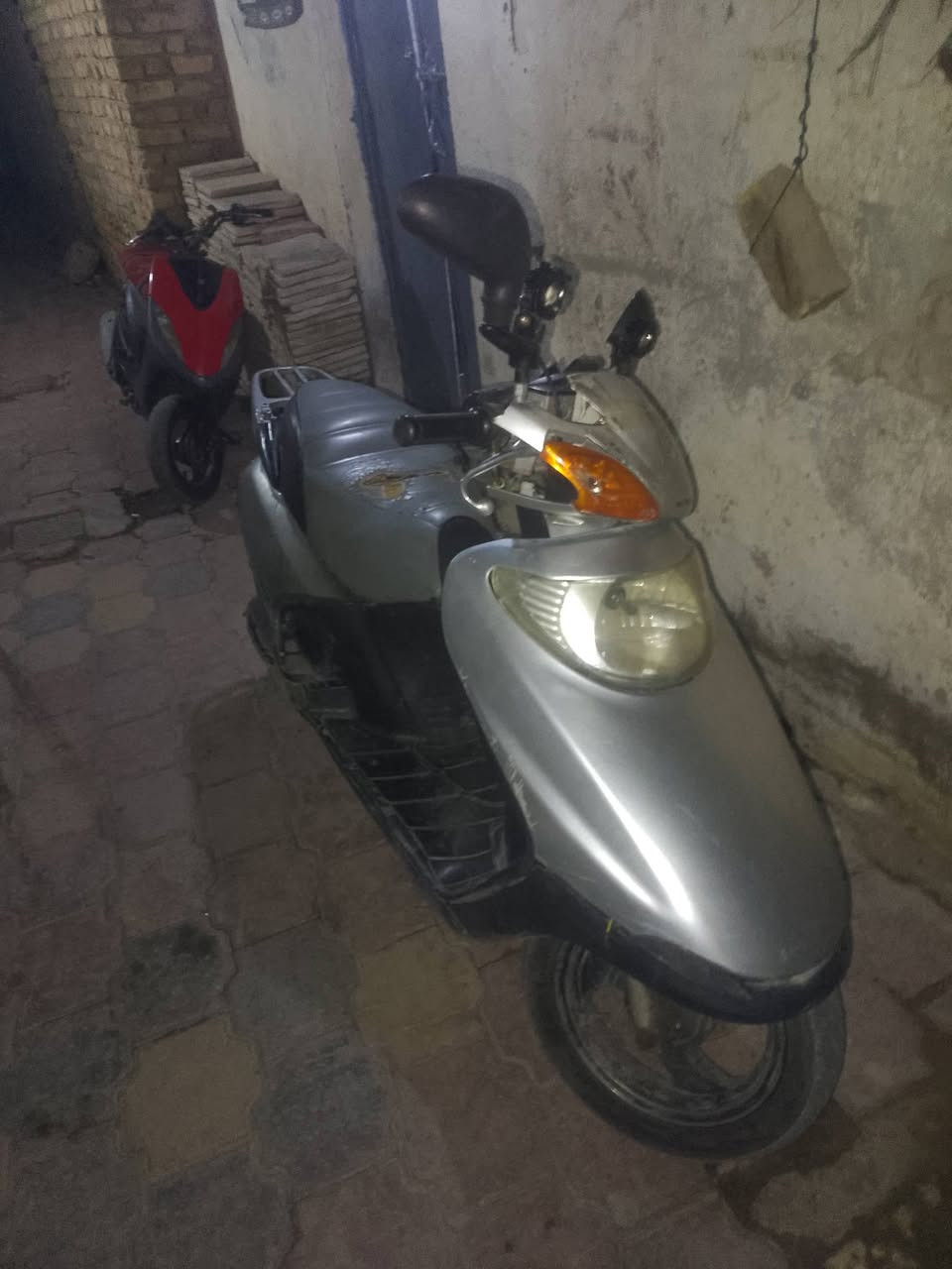 السلام عليكم
دراجه سبيسي ياباني
مكينه تفصيخ شادها ماصارلي شهر 
كلجات جديد
قبق هندر جديد
مكينتهة صوت ناعم
شغال ضوء امامي اشاير ضوء بومه ثنين
نقصهة هورن وسلف شغله بسيطه
للتواصل موجود واتس واتصال او مراسله مستعجل علبيع*********** 
السعر350 شراي اتصل
