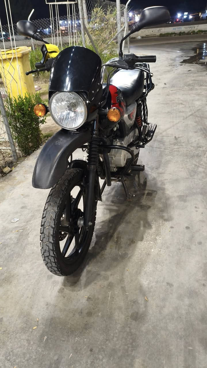 سلام عليكم بوكسر 23 كفاله عامه رقم بغداد  تحويل ثاني يوم نقصه سايق فقط 
السعر 2450 وبيه مجال شي بسيط المكان بغداد الحسينيه الراشديه *********** موجود حاليا
