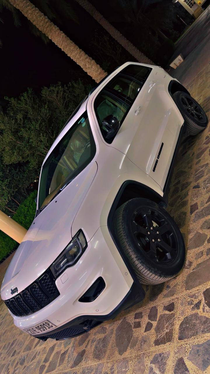 سلام عليكم
للبيع جيب خليجي 2019
ماشيه 38 الف كيلو متر
مواصفاته 
حساسات امامية و خليفة 
رادار امامي 
فتحه سقف 
و بعد بيه هواي مواصفات ما مذكوره 
السياره بيه ضربه خفيفة و مبينه بالفحص موجود مع الصور
سعره 28 الف دولار يعني 280 ورقه و بيه مجال 
مكان السياره بغداد الكاظمية 
***********
