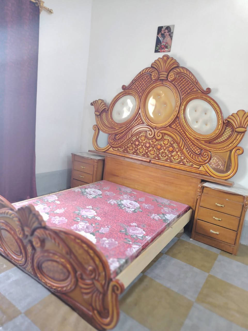 غرفه للبيع نضيفه جدا سعره 900وبيه مجال مكان بغداد تقاطع النهروان الرقم ***********
