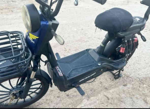 سلام عليكم دراجه البيع جديد شغله درجه بطاريت جداد موديل 2024 حجم 20 المكان بغداد العامرية سعر 280 وبيه مجال ***********
