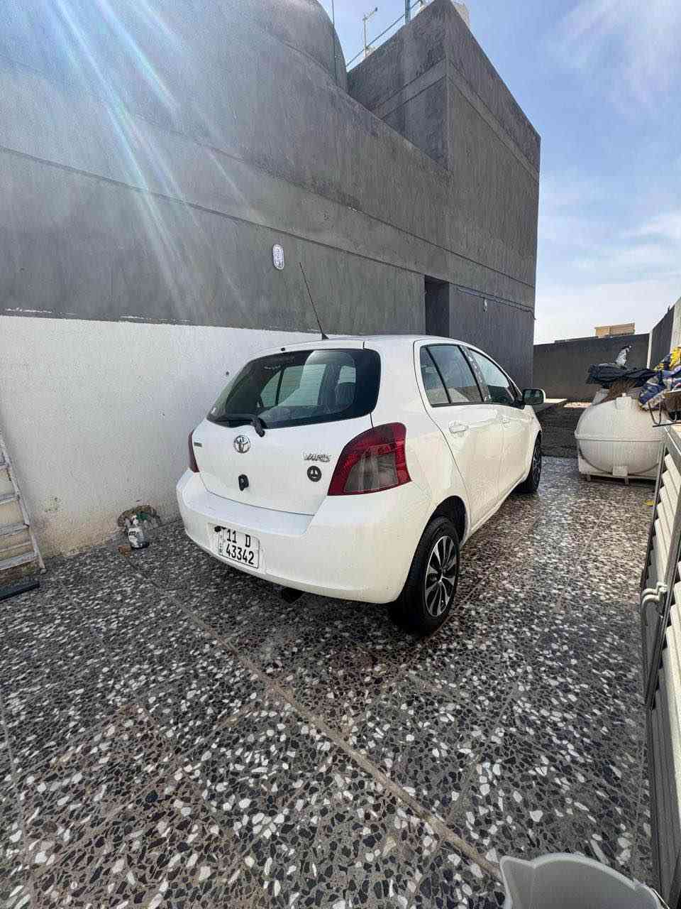 السلام عليكم تيوتا يارس للبيع 2006 وارد خليجي محرك ١٥٠٠ رقم بغداد الجديد باسمي تبريد ثلج خمسه ويل كب شاشه وكامره دوشمه جديده وارضيه جديده جلد سياره نضيفه وجاهزه  السعر ٧٦ وبيهه مجال مكاني بغداد  *********** بغداد, العراق
