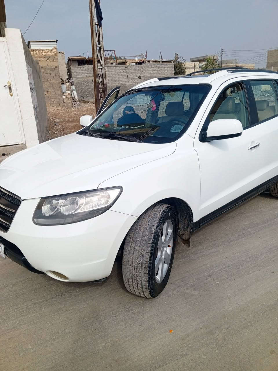 اسلام عليكم سنتافي 2007 شكل 2011 نضيفه فول مواصفات تبريد شغال ثلج سيارا حلوه ونضيفه محرك 6سلندر لا تنقيص ولا تبخير لا مصبوغه بس ضرر بل جاملخ الخلفي   قبق البنزين رقم بغداد انكليزي تحويل ثاني يوم ب سمي مكان السيارا بغداد دخم تاير جديد ما صاله اسبوع مال جناي الله شاهد السيارا وارد امريكي سيارا امفوله الرقم *********** الرقم بي وتساب السعر 125 وبيها مجال بصيط
