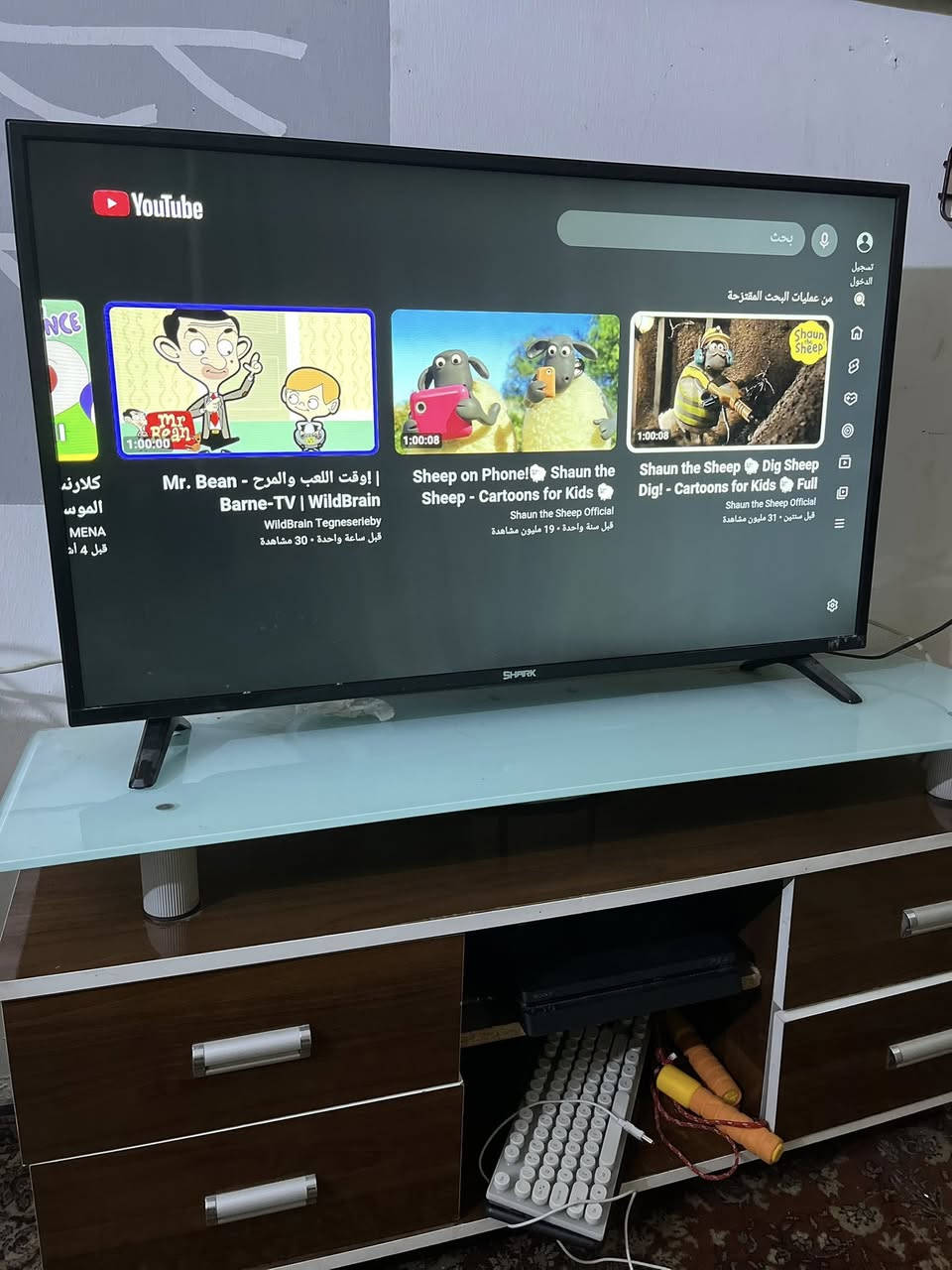 شاشه سمارت من شركه shark حجمها 43 بيها إنترنيت و مستعمله قليل شاشه نضيفه سعر 
200 الف  بيها مجال بسيط العنوان الحريه  منطقه سلام ***********
