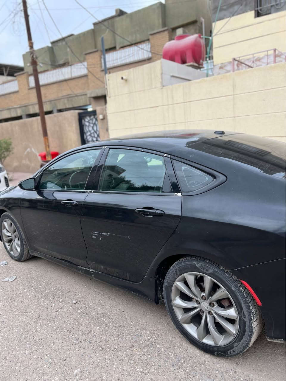 سي ٢٠٠  فئهS 
مديل 2015  كشن حضن شاشه جبيرة شفتات ستيرن  حجم المحرك 2400  مكينه وكير مكفولات 
بيها ضربه بالباب باقيه ع وضها 
عنواني البصره حي الاندلس 
*********** البصرة, العراق
